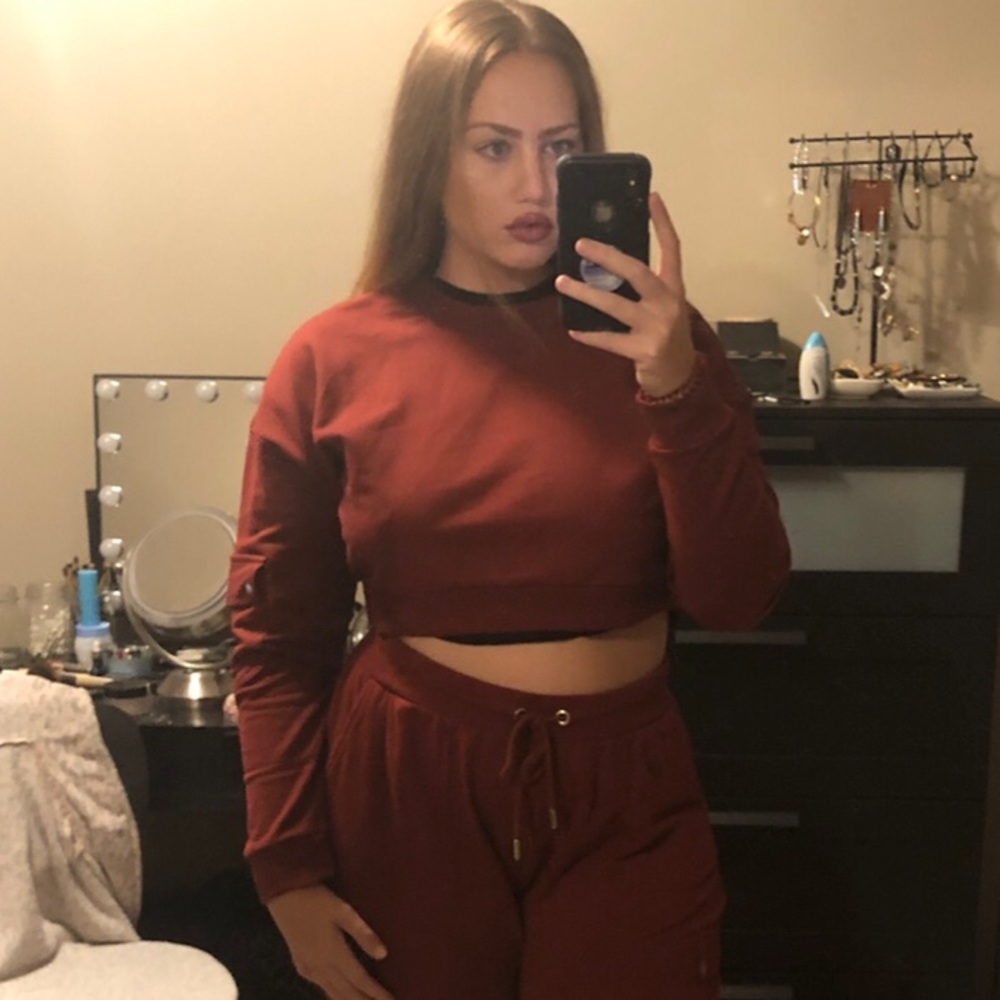 SIZE L CROP SWEATSHIRT - Picture 2 of 3